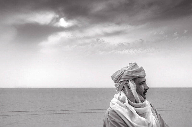 Touareg dans le Sahara près de Djanet, Algérie © Clément Racineux, photographe à Brest, Lannion, Rennes, Saint Brieuc, Bretagne
